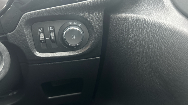 Vauxhall Corsa 1.2 SE 5dr Petrol Hatchback